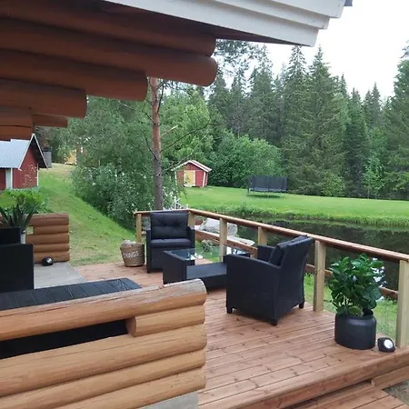 Hirsimoekki Ja Makuuaitta 4*