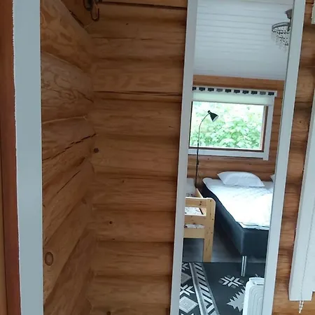 Hirsimoekki Ja Makuuaitta Karijoki