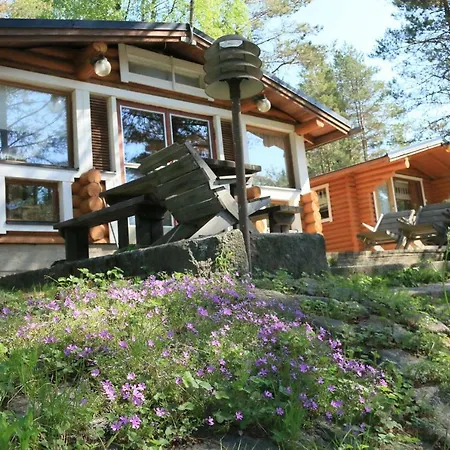 Hirsimoekki Ja Makuuaitta 4*